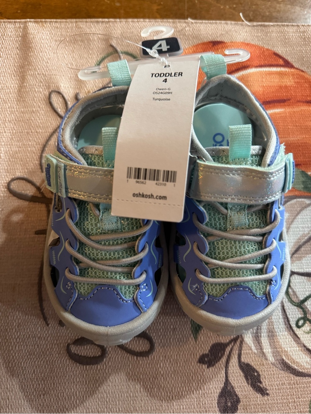 Size 4 OshKosh Everplay Washable Sandals